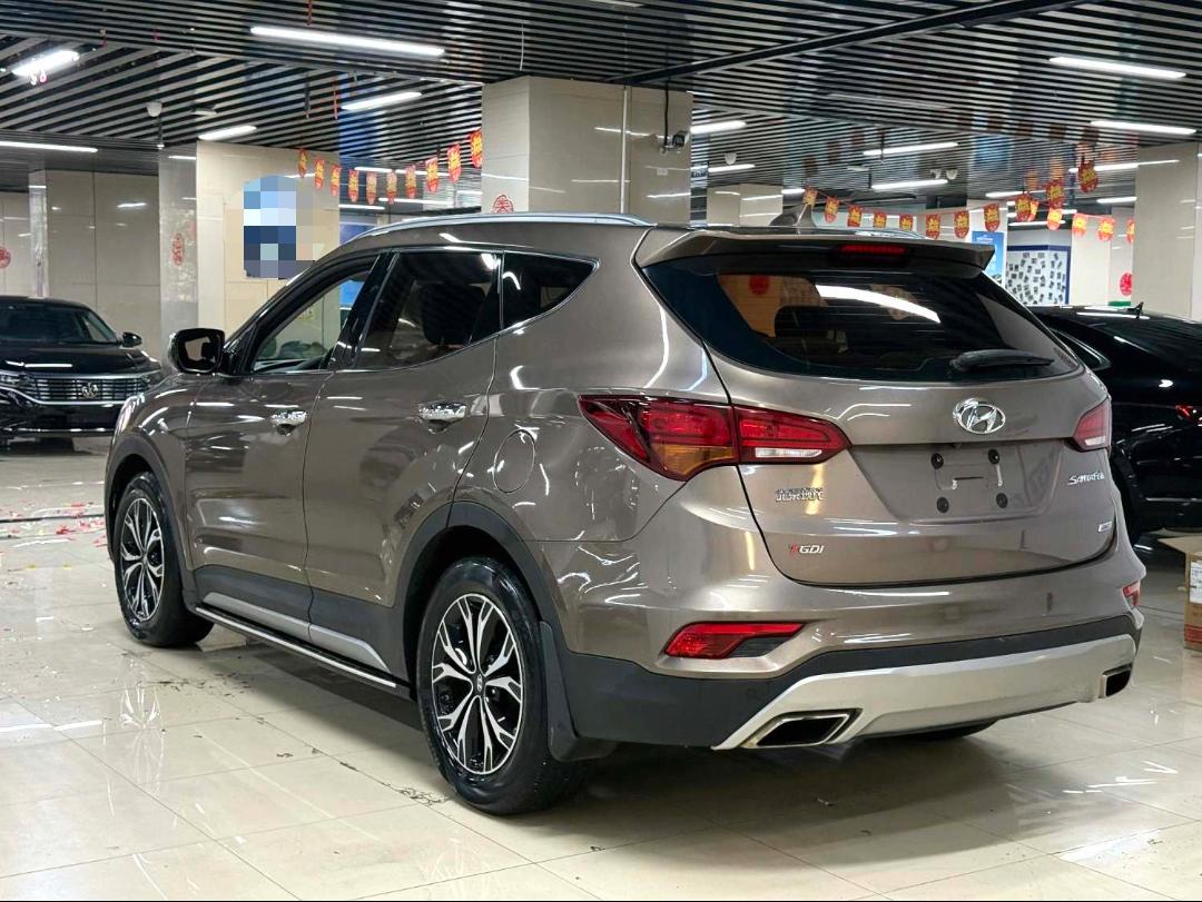 新胜达 现代 2017 2.0T 四驱 智能型 7座 自动
