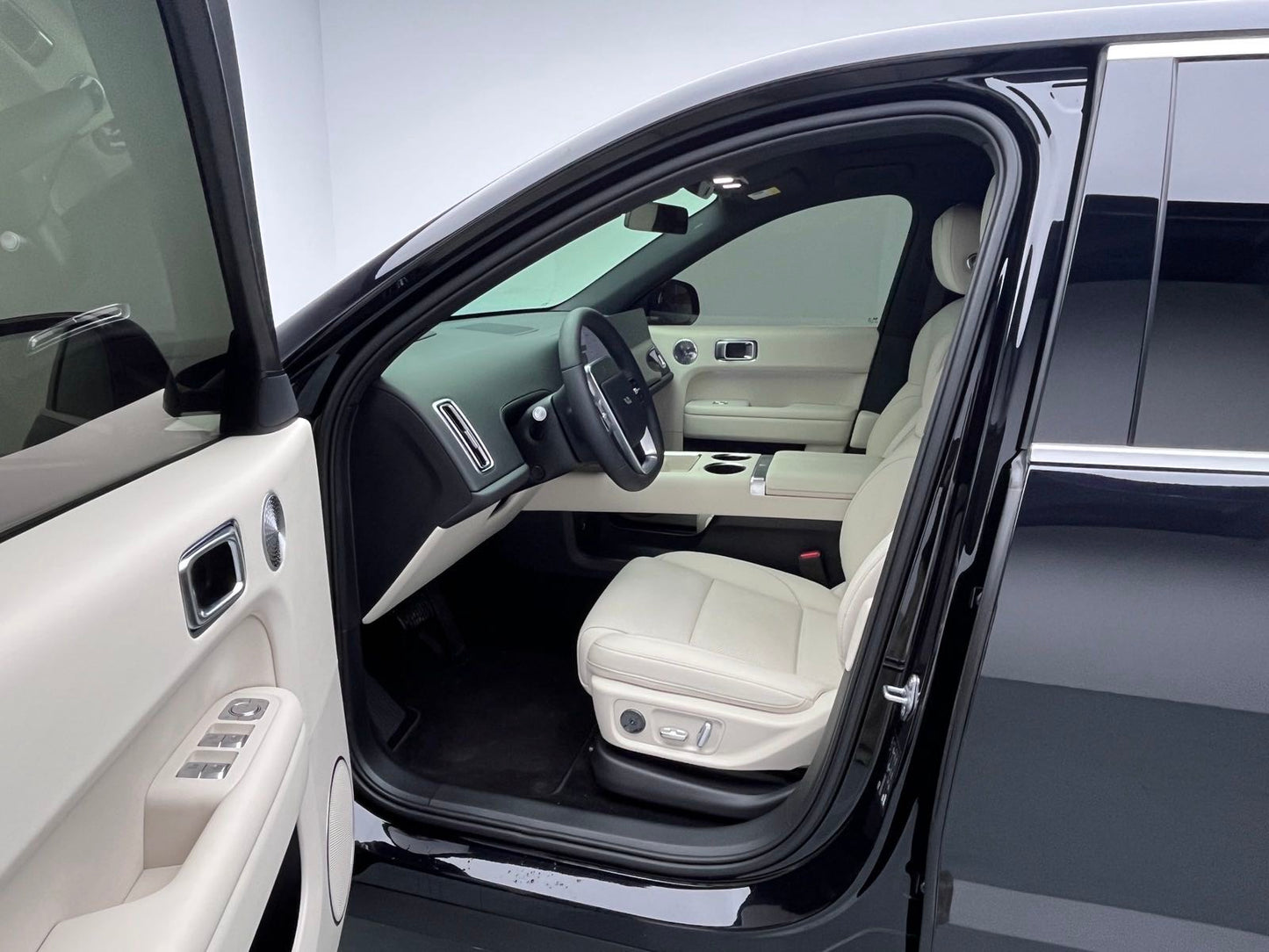 理想 2025 L6 Max 智能版 汽车