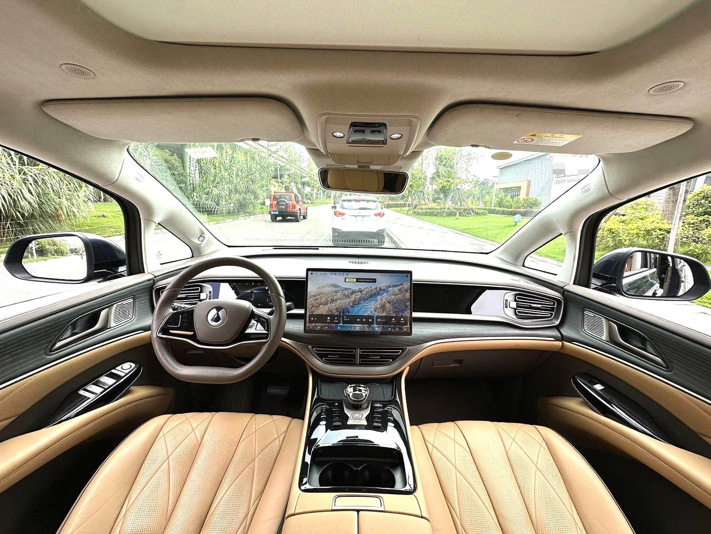 腾势 2022款 腾势D9 EV 600 四驱旗舰型 自动