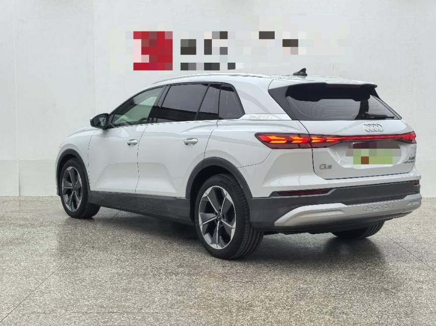 أودي 2023 Q5 e-tron 40 نوع أوتوماتيكي
