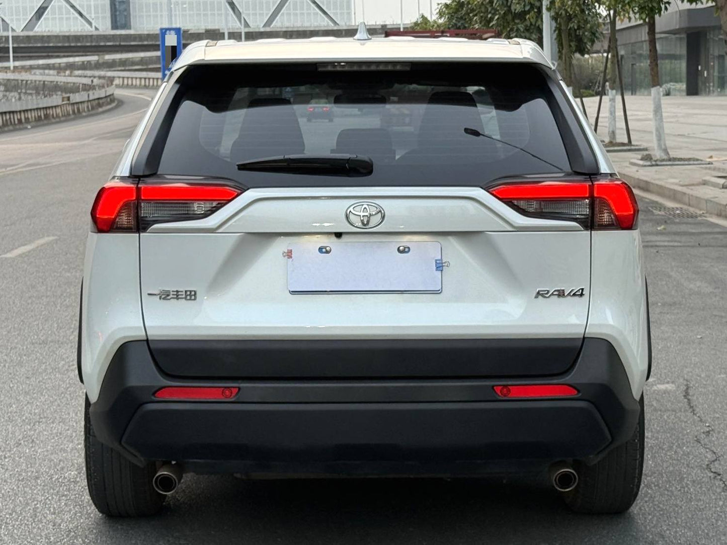 丰田 2024 款 RAV4 2.0 两驱都市版 自动挡 （1698）