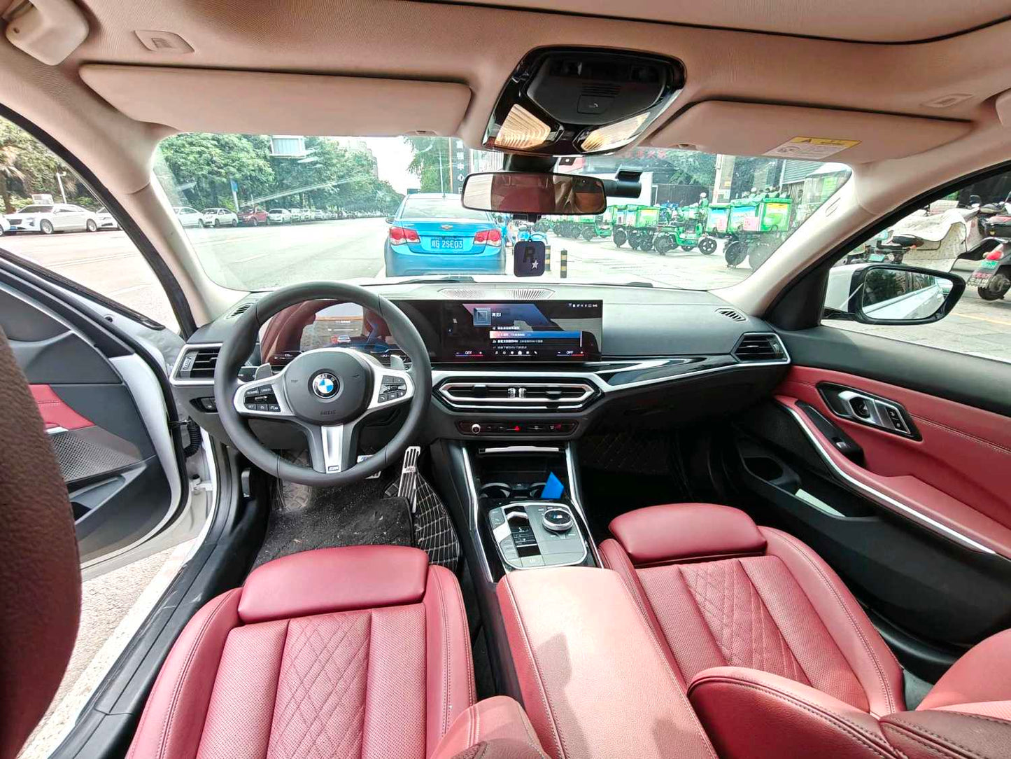 BMW الفئة الثالثة 2023 320Li 2.0T M Sport أوتوماتيك