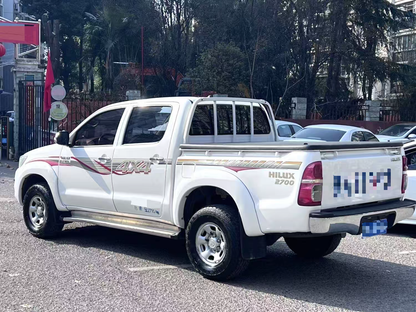Toyota Hilux( ) 2011 Hilux 2.7 DLX Auto