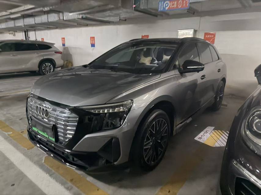 奥迪 2022 款 Q5 e-tron 40 智享进取版