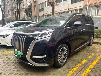 腾势 2022款 腾势D9 EV 600 四驱旗舰型 自动