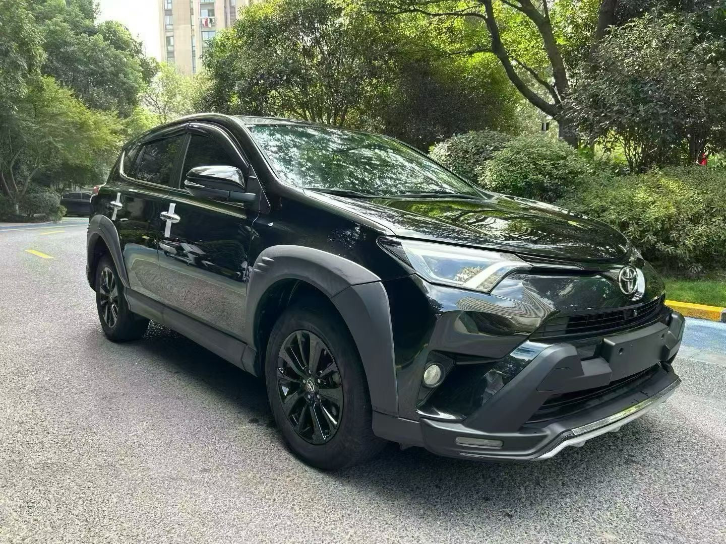 丰田 2019款 RAV4 荣放 2.0L 两驱先锋版 自动版