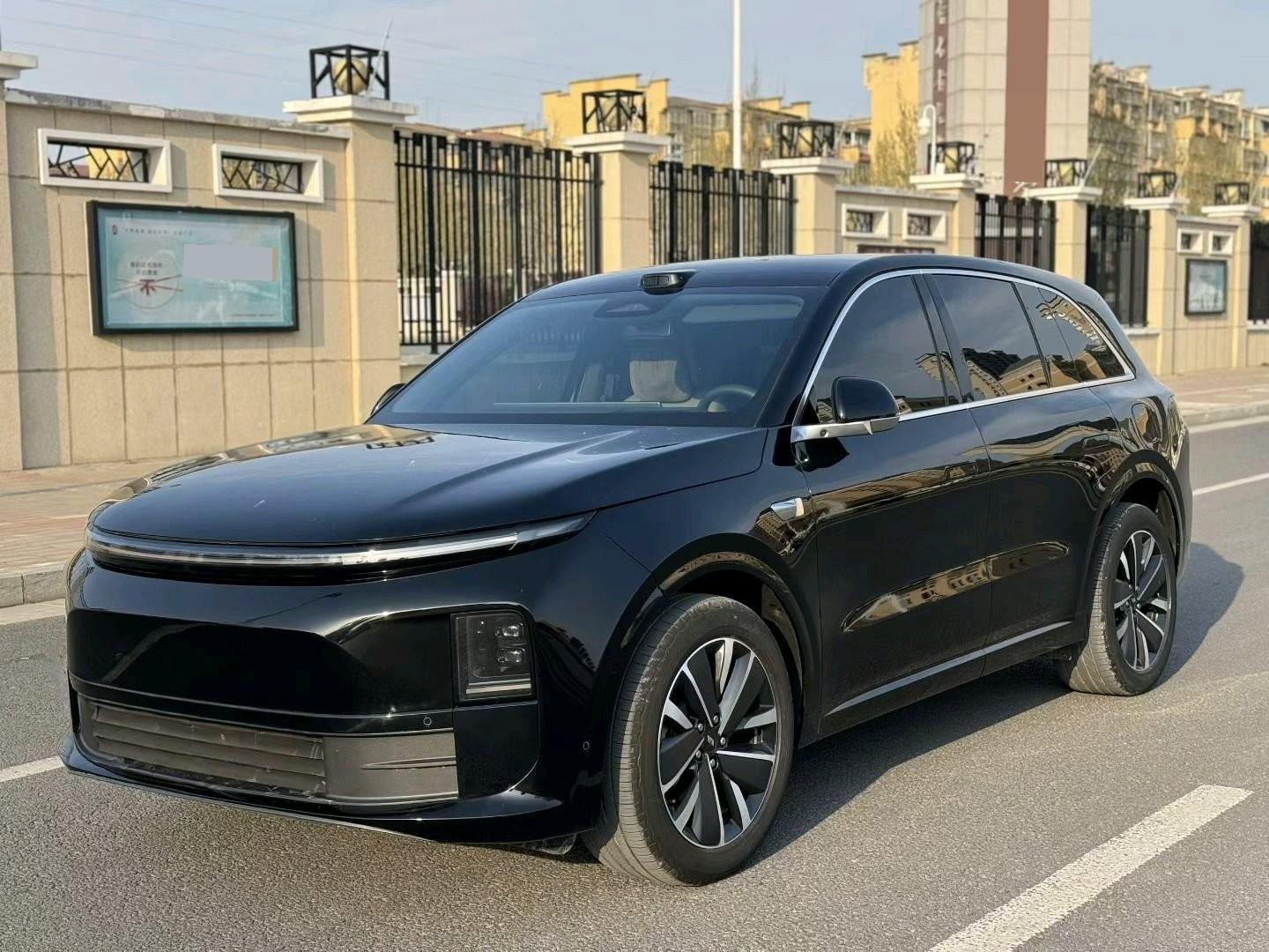 理想 2025 L6 Max 智能版 汽车