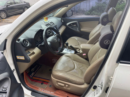 丰田 2012 款 RAV4 2.4L 豪华版 自动挡