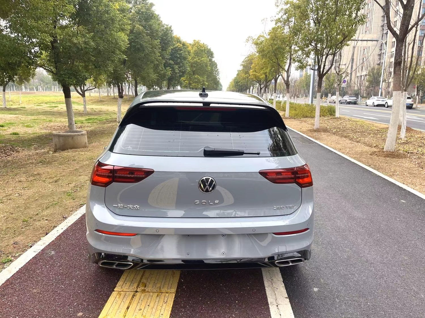 Volkswagen 2023 8 R-Line 1.4TSI 280TSI Lite (فيس ليفت) أوتوماتيك