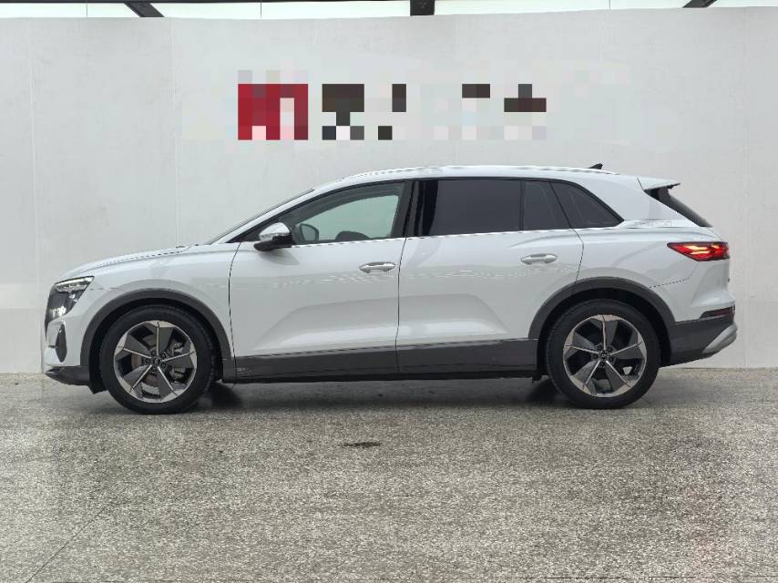 أودي 2023 Q5 e-tron 40 نوع أوتوماتيكي