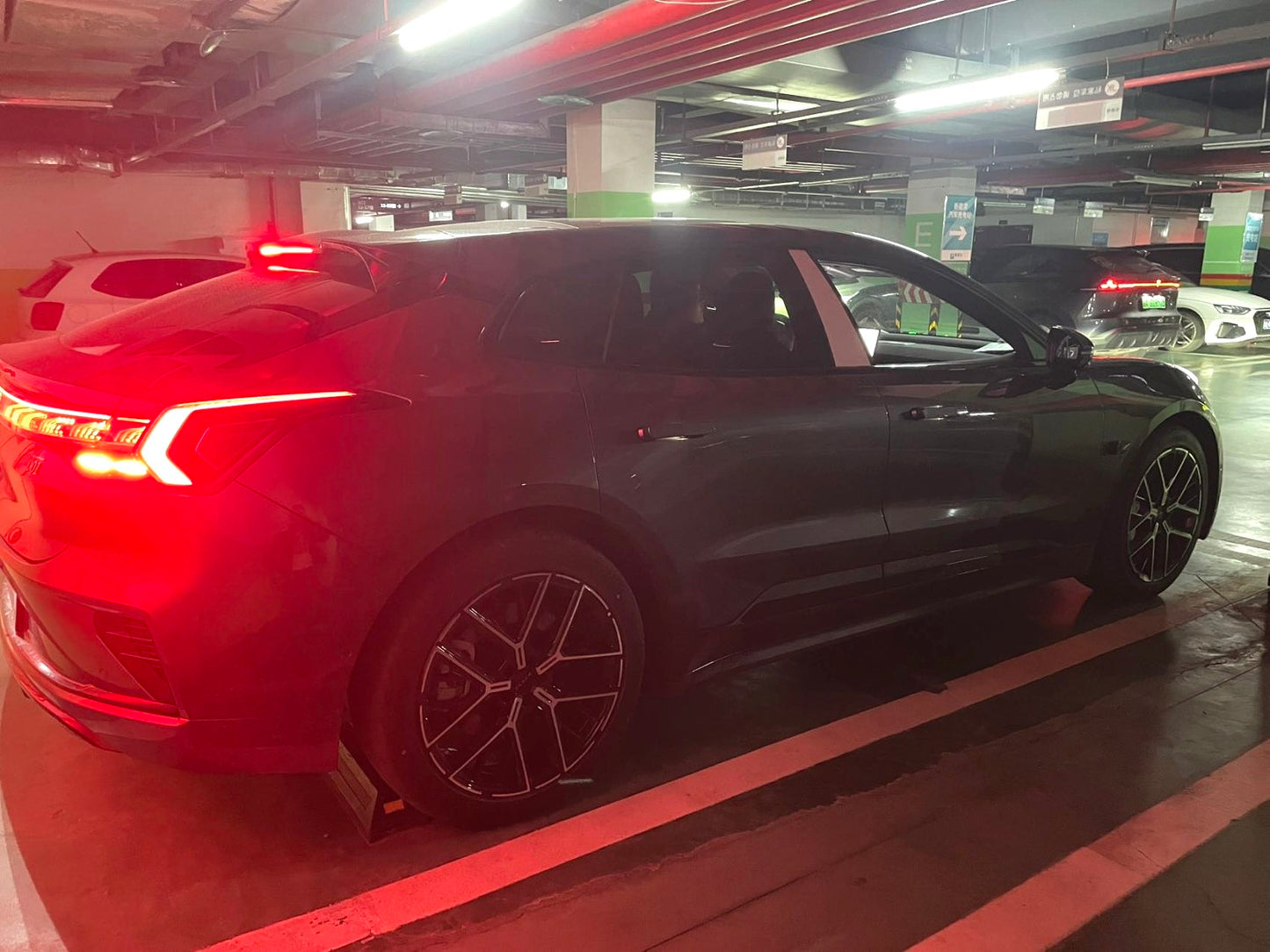 极氪2026款 极氪001 103kWh 后驱玩家版 （2698）