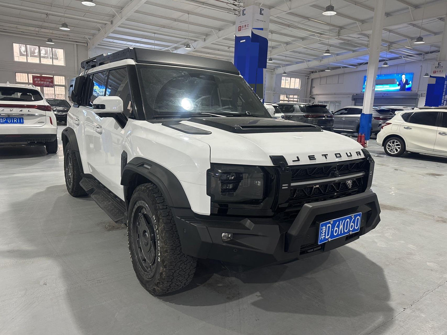 Jetour 2024 Traveler 2.0T 4WD Silver Auto