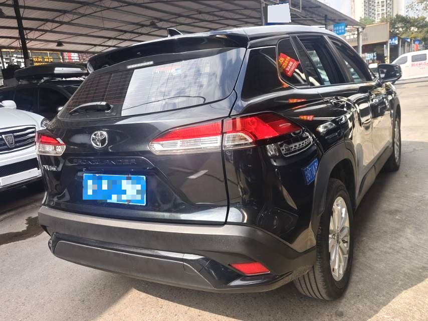 丰田 2023款 2.0L 尊贵版 自动挡 （1398）