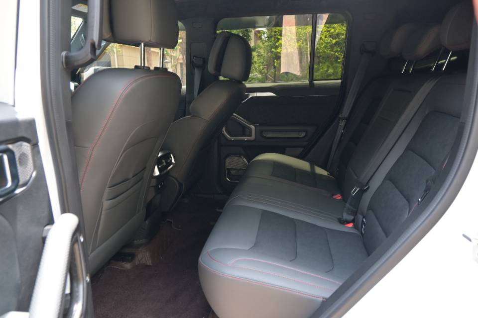 Jetour 2024 Traveler 2.0T 4WD Silver Auto