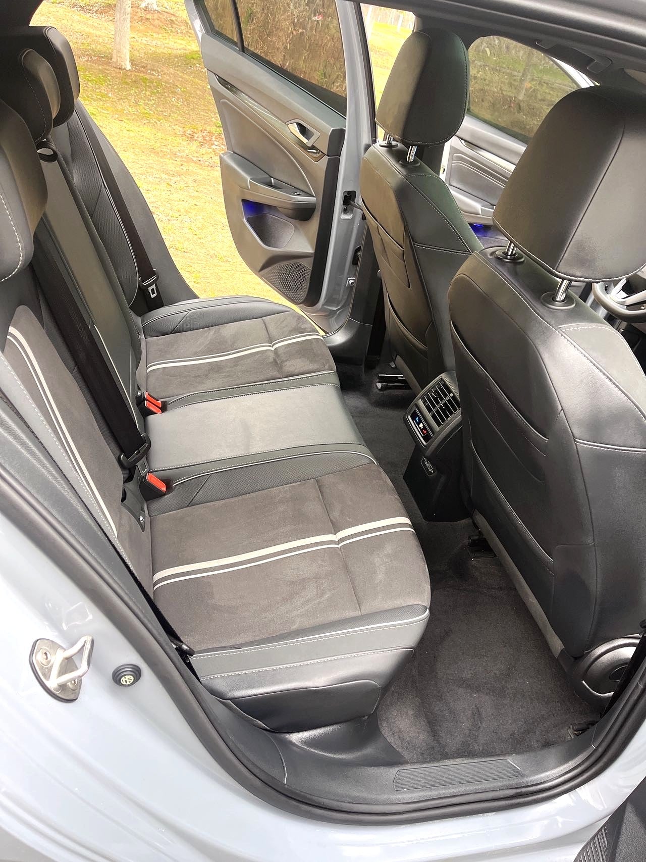 Volkswagen 2023 8 R-Line 1.4TSI 280TSI Lite (فيس ليفت) أوتوماتيك