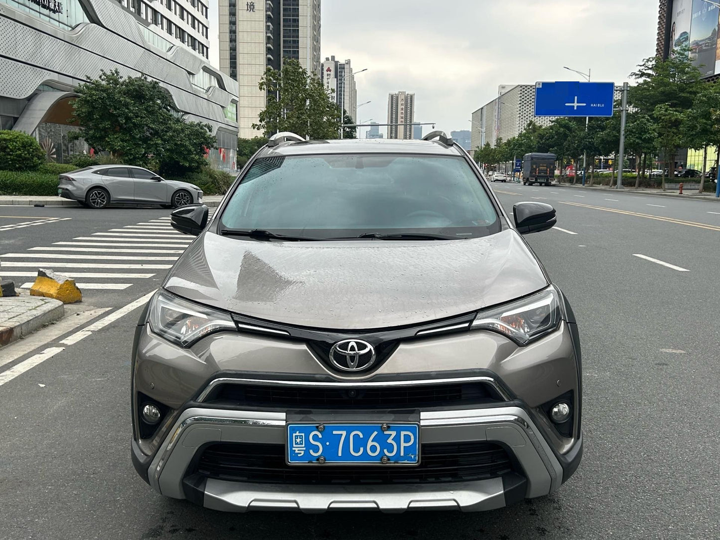 丰田 2019款 RAV4荣放 2.0L 两驱风尚版 自动挡