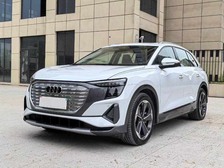 أودي 2023 Q5 e-tron 40 نوع أوتوماتيكي