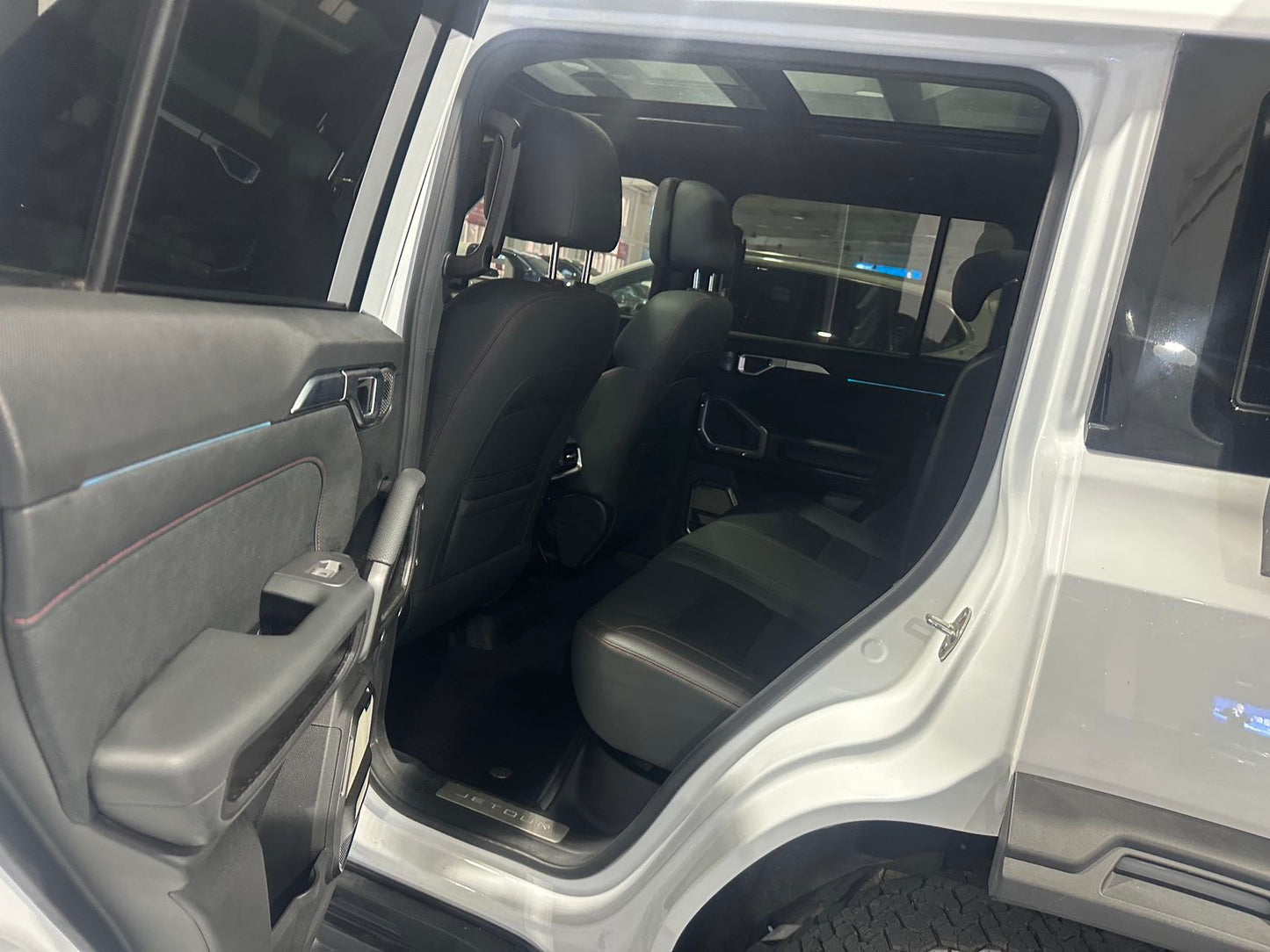 Jetour 2024 Traveler 2.0T 4WD Silver Auto