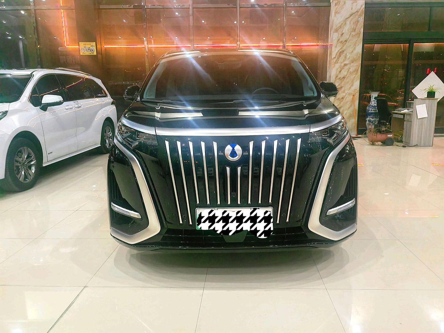 Denza 2022 Denza D9 EV 600 4WD Premium Type Auto