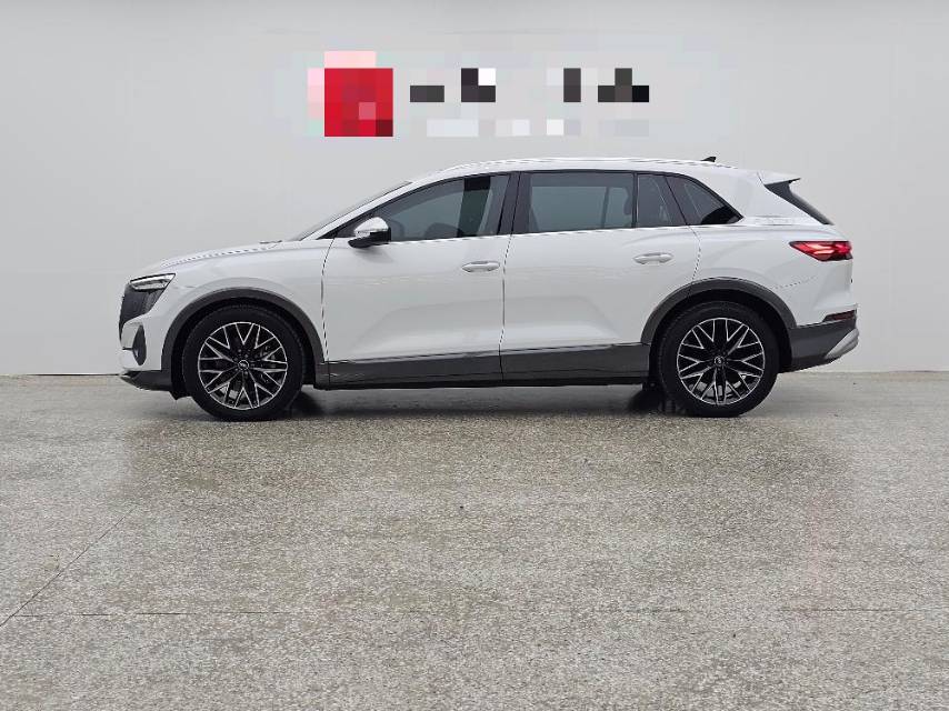 أودي 2023 Q5 e-tron 40 نوع أوتوماتيكي