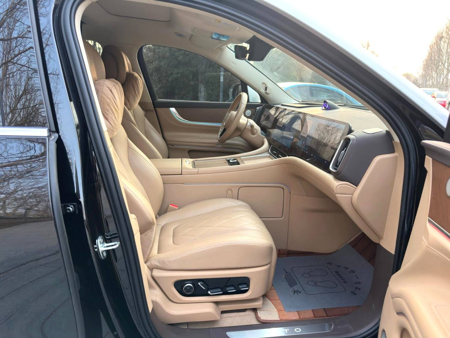 问界 2024 M9 EREV Ultra Edition 52kWh Auto （5498）