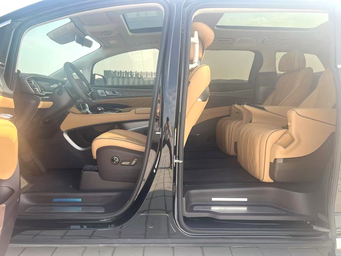 Denza 2024 Denza D9 EV EV620 Premium Type Auto