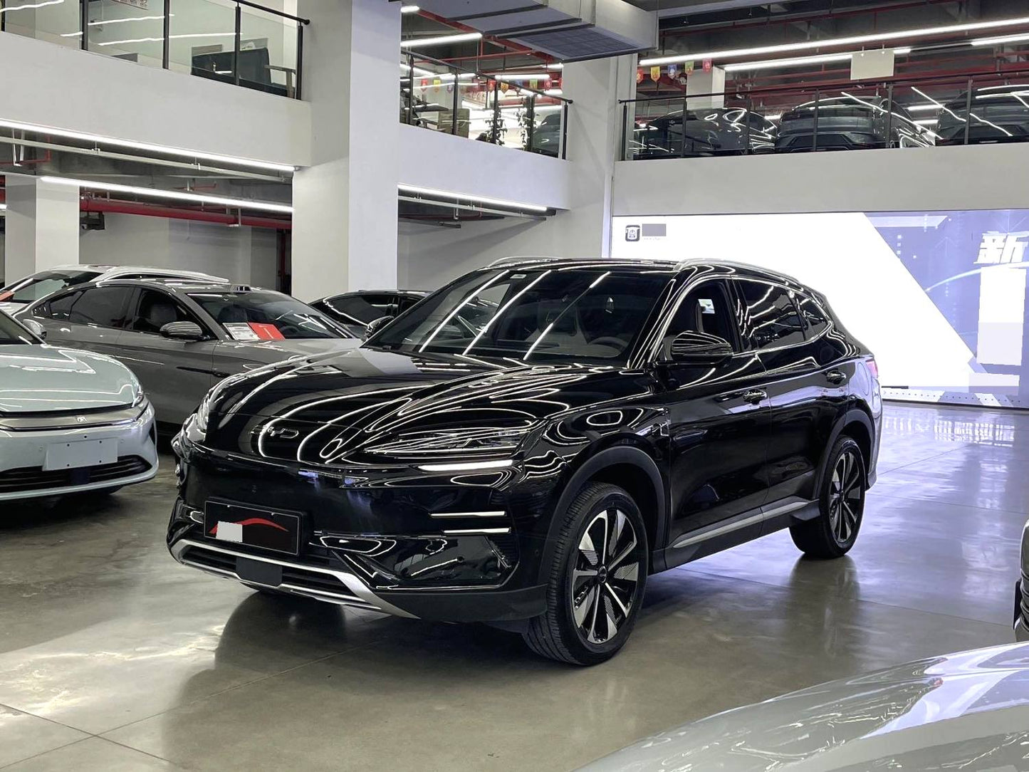 比亚迪宋PLUS新能源2025款 宋PLUS EV智驾版 520km尊荣型 自动