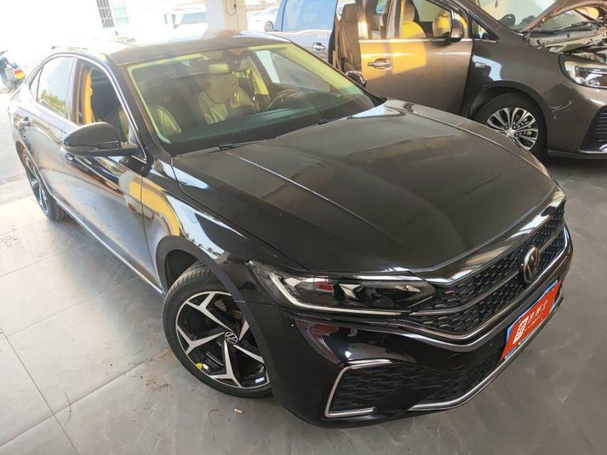 大众汽车 2023款 2.0TSI 330TSI 自动挡 版本