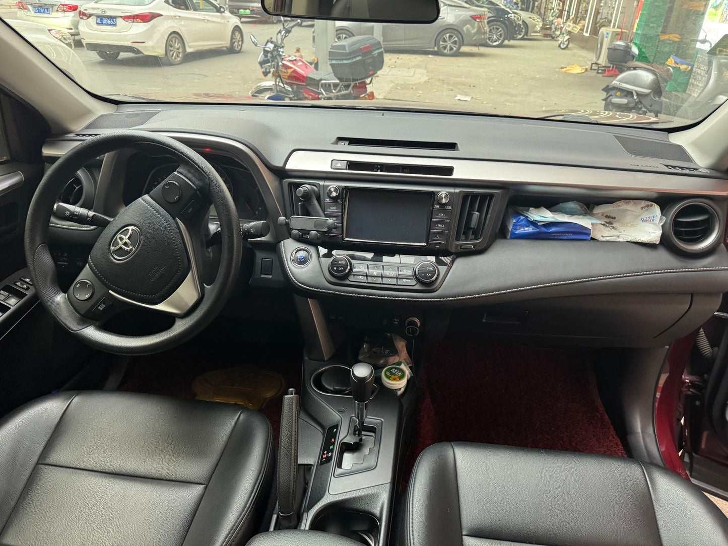 丰田 2019款 RAV4 荣放 2.0L 两驱先锋版 自动版