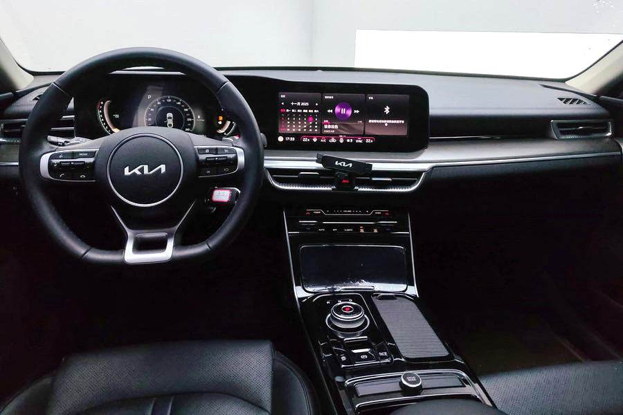 Kia 2021 K5 1.5T 270T CVVD Fashion Edition Auto （1618）