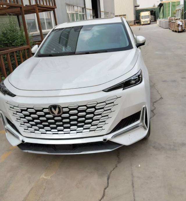 长安2024款UNI-K 2.0T 两驱尊贵型