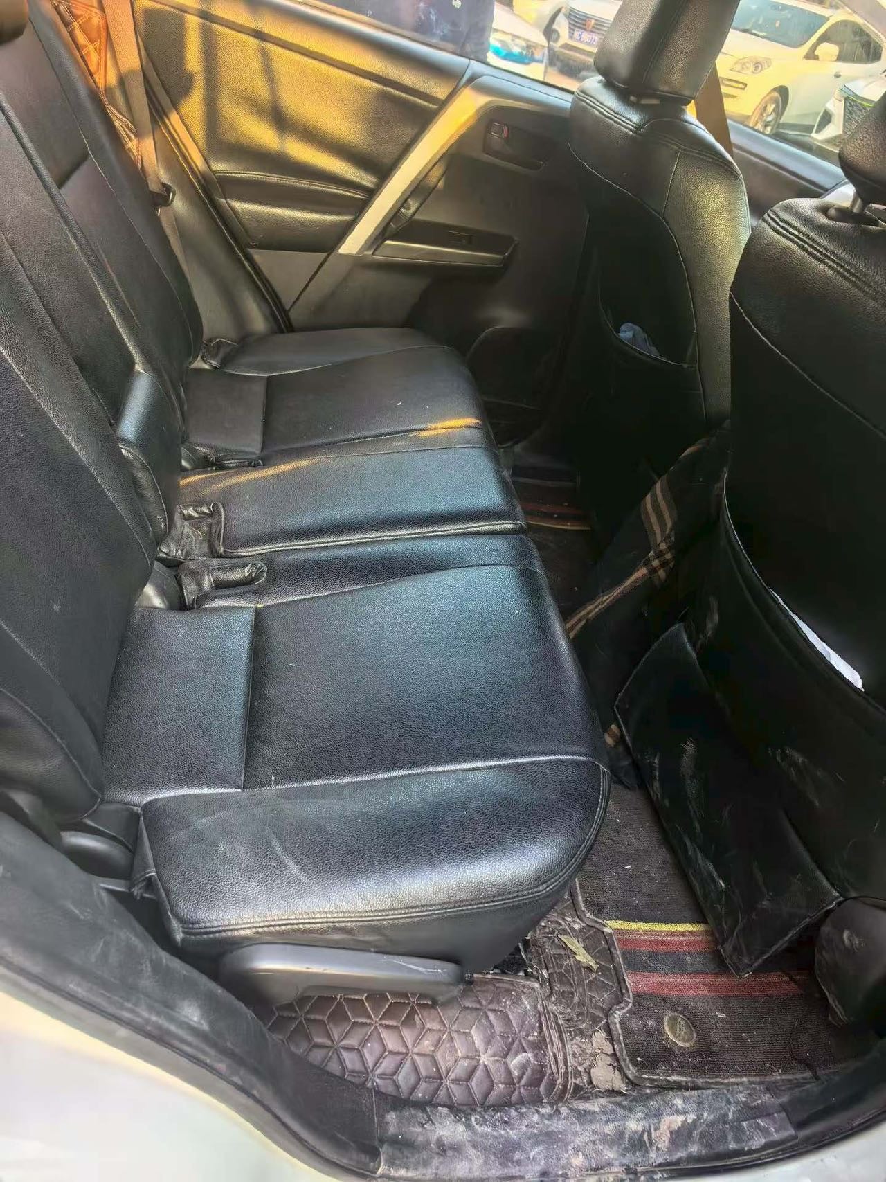 丰田 2019款 RAV4 2.0L 两驱 舒适版 自动挡
