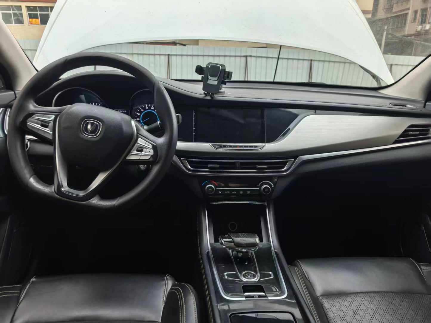 شانجان إيدو EV460