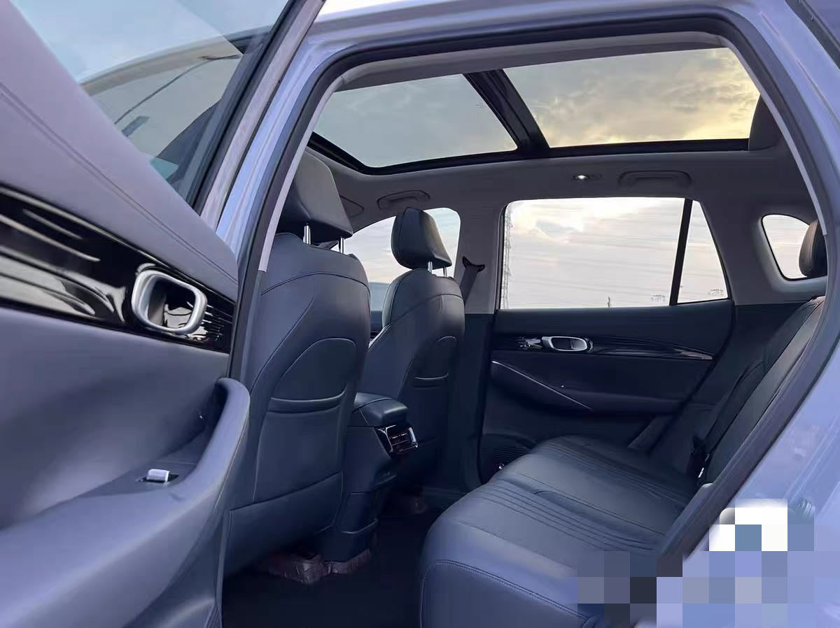 جيلي جالاكسي 2024 E5 440 كم إصدار إكسبلورر أوتو