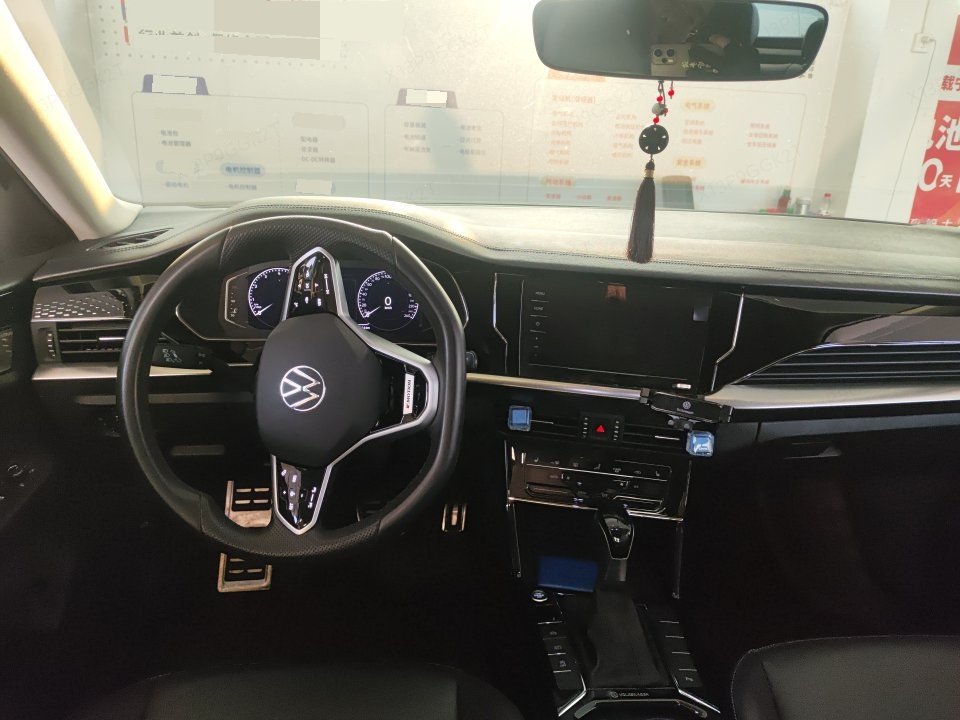 大众汽车 2023款 2.0TSI 330TSI 自动挡 版本