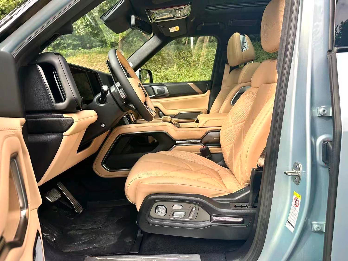 Fang Cheng Bao 2025 8 2.0T Flagship Edition 7 -Seat （4078）