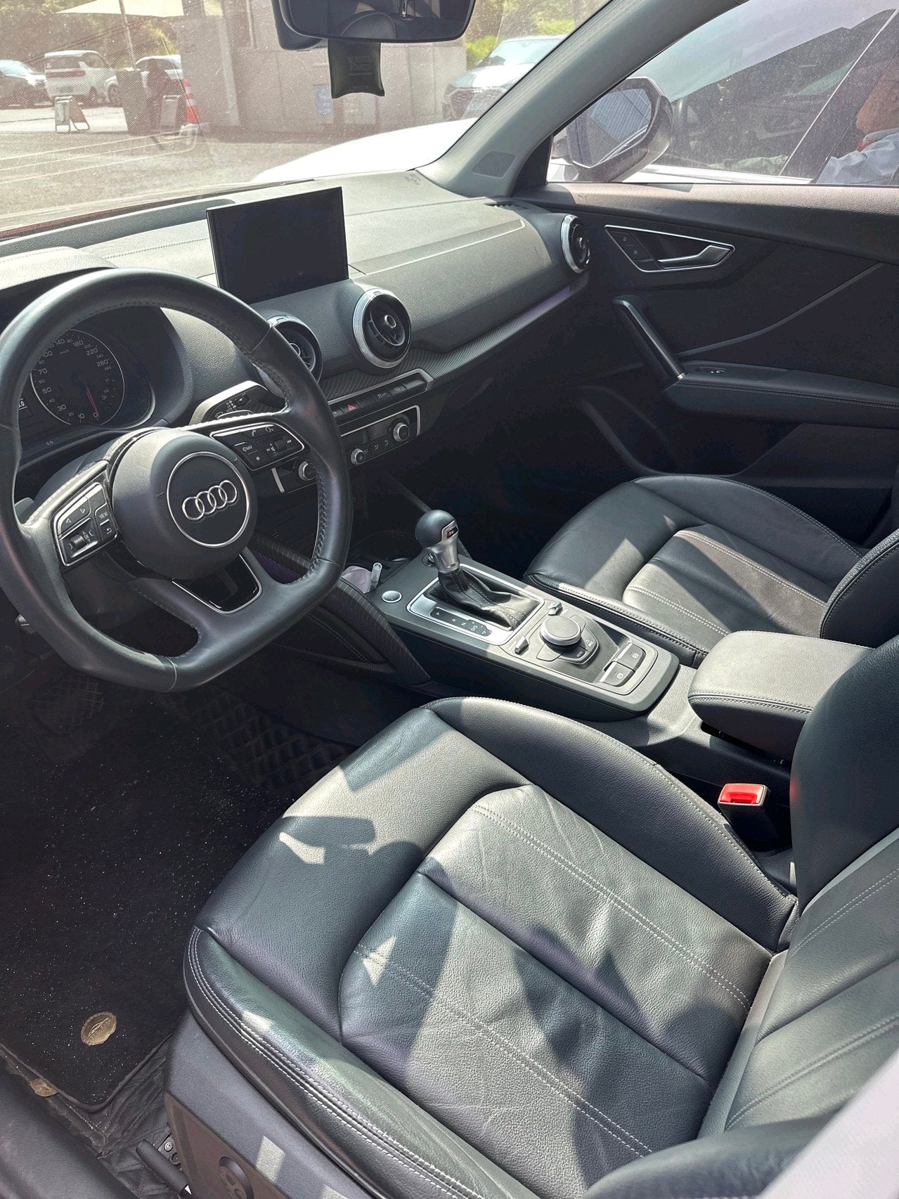 奥迪2022款Q2L 1.4TFSI 35TFSI 时尚型 自动版