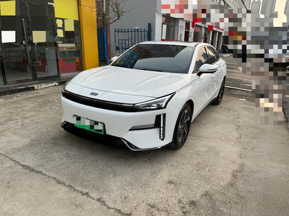 جيلي جالاكسي 2024 L6 إصدار 1.5T 60 كم بلس أوتو