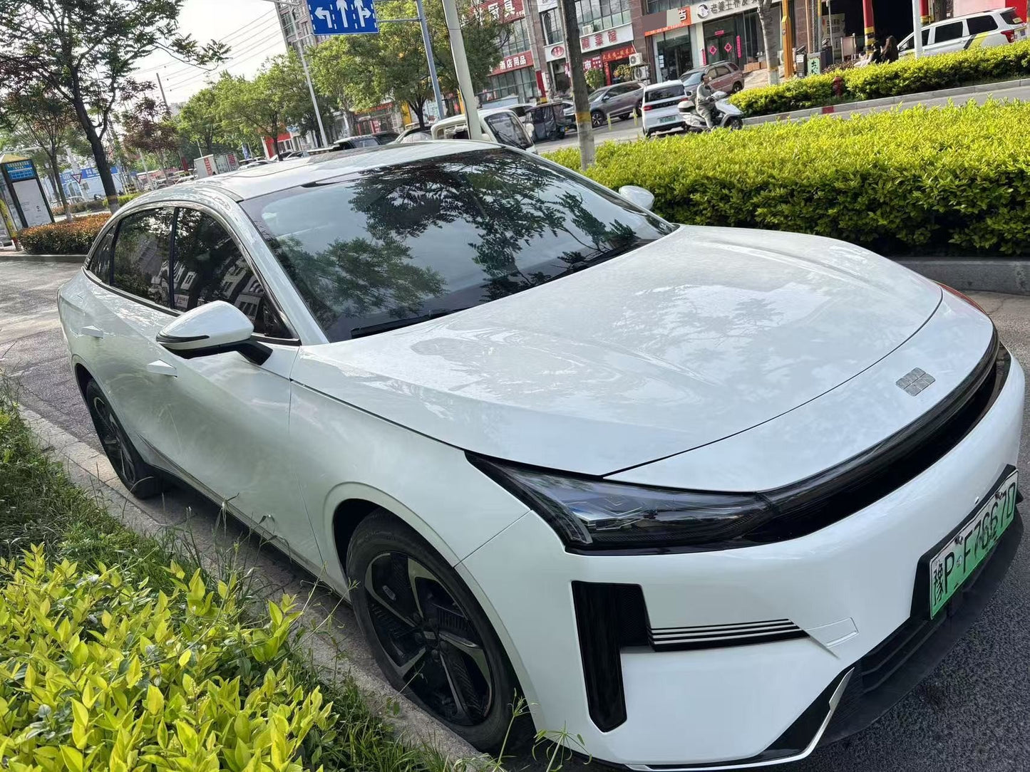 Geely Galaxy 2024 L6 1.5T Edition 125km PLUS Auto