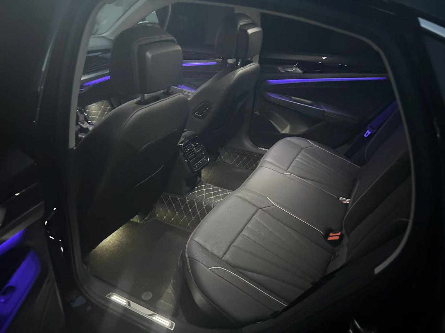 大众2024款2.0TSI 380TSI 星空版自动挡