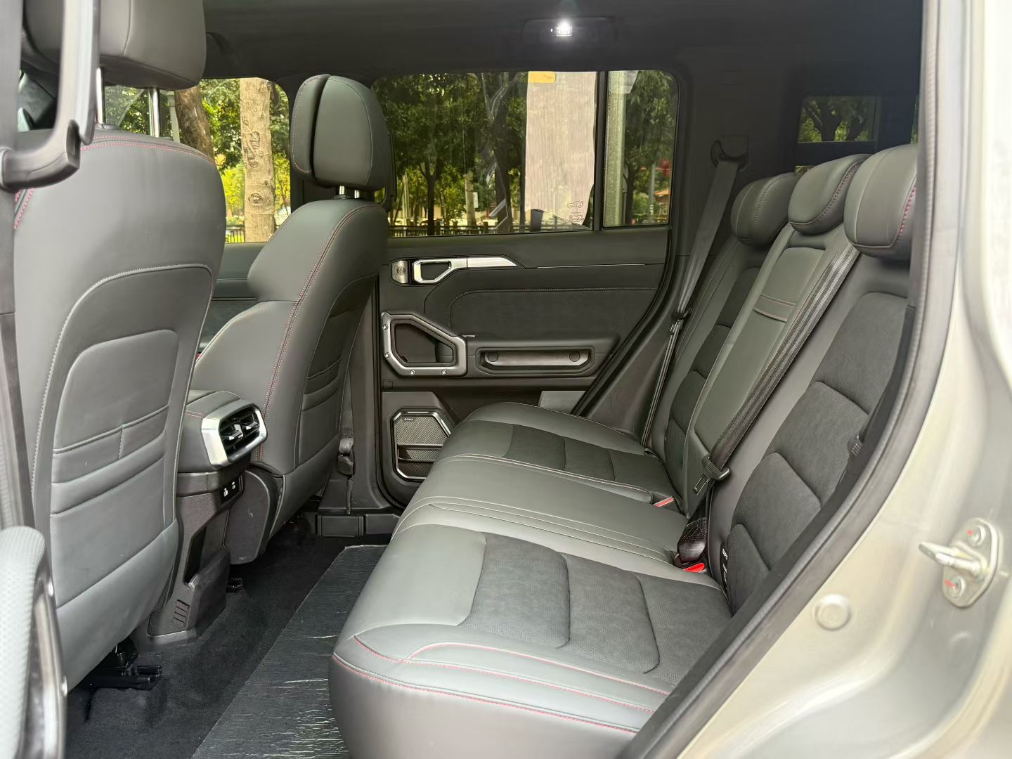 Jetour 2024 Traveler 2.0T 4WD Silver Auto