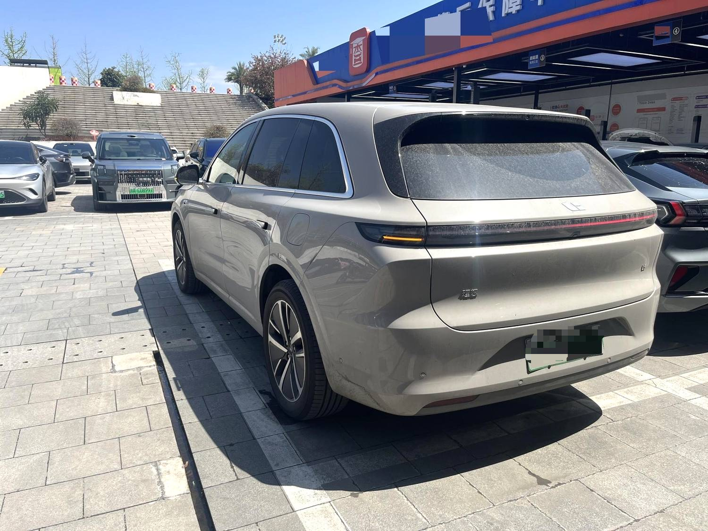 لي أوتو 2024 L6 ماكس (2798)